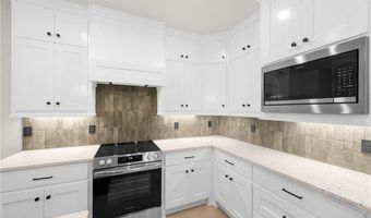 30 Benwick Ln, Bella Vista, AR 72714
