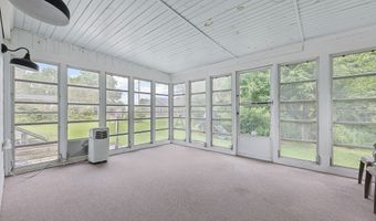 1527 Glenking Ln, Alliance, OH 44601