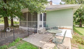 2801 Hillcrest Ave, Alton, IL 62002