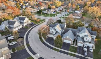 266 Grandview Ct, Algonquin, IL 60102