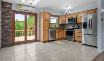 7 Hemlock Ln, Albany, NY 12208