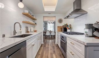 171 N Church Ln 617, Los Angeles, CA 90049