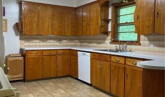 135 Ridgeland Dr, Amherst, OH 44001