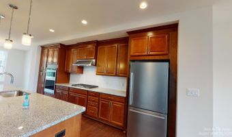 2704 S Spurway Dr, Ann Arbor, MI 48105