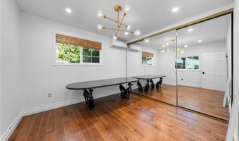 16206 Morrison St, Encino, CA 91436
