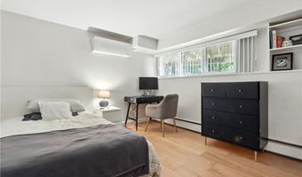 2 Buckingham St, Barrington, RI 02806