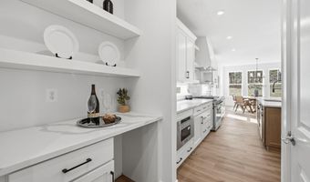 5413 WOODWAY Dr, Alexandria, VA 22310