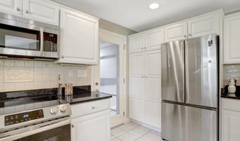 5919 KELLEY Ct, Alexandria, VA 22312