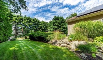 38 Mark Dr, Lincoln, RI 02865