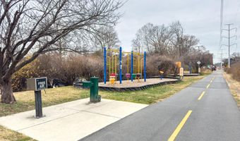 6924 FAIRFAX Dr 122, Arlington, VA 22213