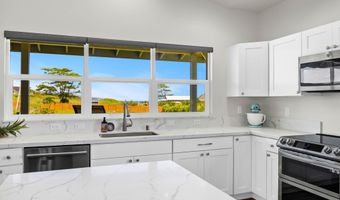 691 Auwaha St A, Haiku, HI 96708