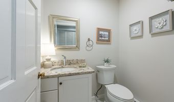 28 Woodland Dr, Amherst, NH 03031