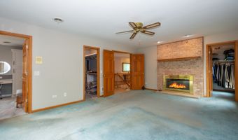 25047 W Palmer Ct, Antioch, IL 60002