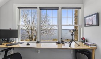 110 Sea View Ave, North Kingstown, RI 02852