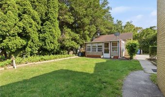 247 W Main Rd, Middletown, RI 02842
