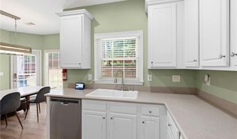 374 Ivy Glen Cir, Avondale Estates, GA 30002