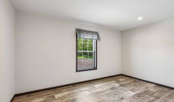 7368 NE BERWICK Dr 11, Ankeny, IA 50021