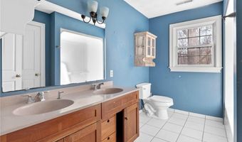 44 Azalea Ave, Exeter, RI 02822