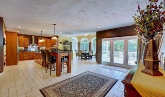 8 Meeting Rock Dr, Atkinson, NH 03811