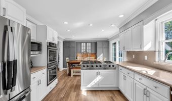 23 Pelican Dr, Bayville, NJ 08721