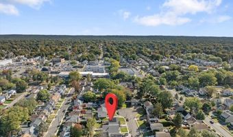 33 Coyne Ct, Bergenfield, NJ 07621