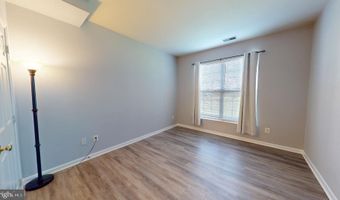 5947 FOUNDERS HILL Dr 103, Alexandria, VA 22310