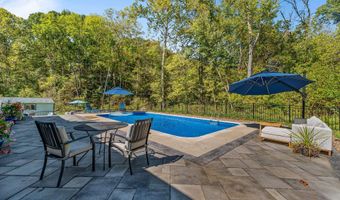 1320 Little Fudges Creek Rd, Barboursville, WV 25504