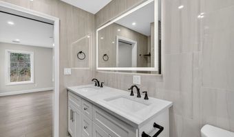 335 Raymond Rd, Chester, NH 03036