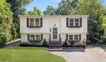 29 Pepper Bush Trl, Narragansett, RI 02874