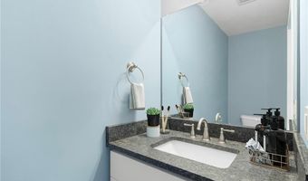 5 Thelma Ln 5, Middletown, RI 02842