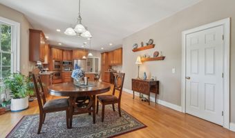 2 Logans Way, Danbury, CT 06811