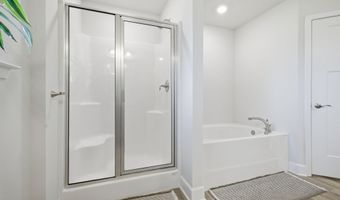 6268 Emerald Lk Dr, Biloxi, MS 39532