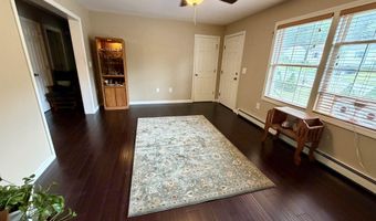 32 Albe Dr, Bennington, VT 05201