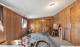 4306 F St, Amana, IA 52203