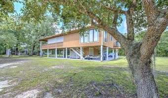 39 Harrison Rd, Bay St. Louis, MS 39520
