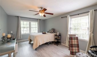 140 Rollingwood Dr, Athens, GA 30605