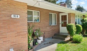916 HARRISON St, Oregon City, OR 97045
