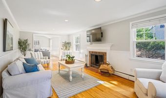 11 Knapton St St, Barrington, RI 02806