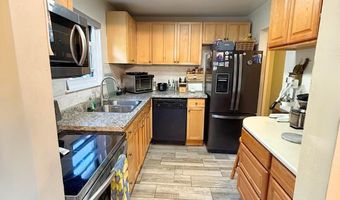 15 Harrison Ave 15B, Amityville, NY 11701