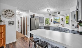 4829 Laubert Rd, Atwater, OH 44201