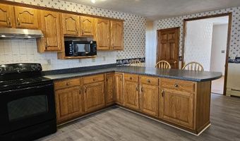 713 Mcgrath Pond Rd, Belgrade, ME 04917