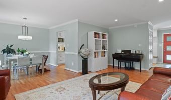 8304 BRIAR CREEK Dr, Annandale, VA 22003