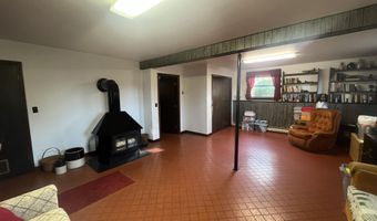 157 Main Rd, Abbot, ME 04406