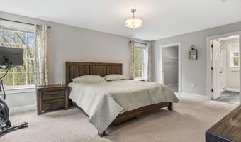 90 Village Place Dr, Barrington, NH 03825