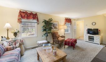 1642 Deerfield Ct, Cheshire, CT 06410