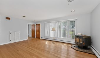 121 Ramsey Pl, Albany, NY 12209