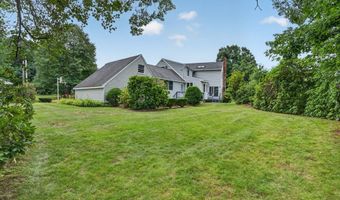 8 Marion Ave, Andover, MA 01810