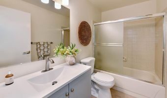2318 Lakeview Dr, Santa Rosa, CA 95405
