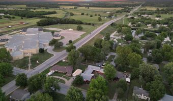 1326 N C St, Arkansas City, KS 67005