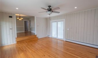 75 Gladstone St, Cranston, RI 02920